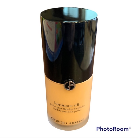 Giorgio Armani Other - Giorgio Armani- Luminous Silk Foundation